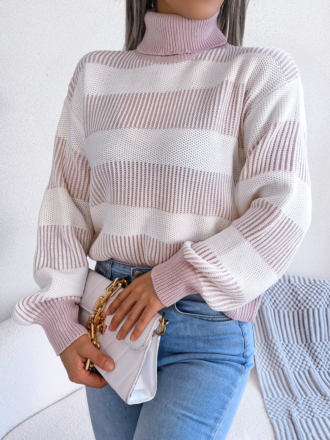 JO | Fashionable and minimalist sweater