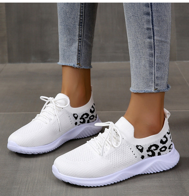 JO | Soft and cool sneakers