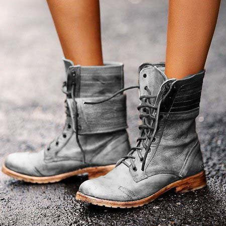 JO | Elegant boots with front lacing