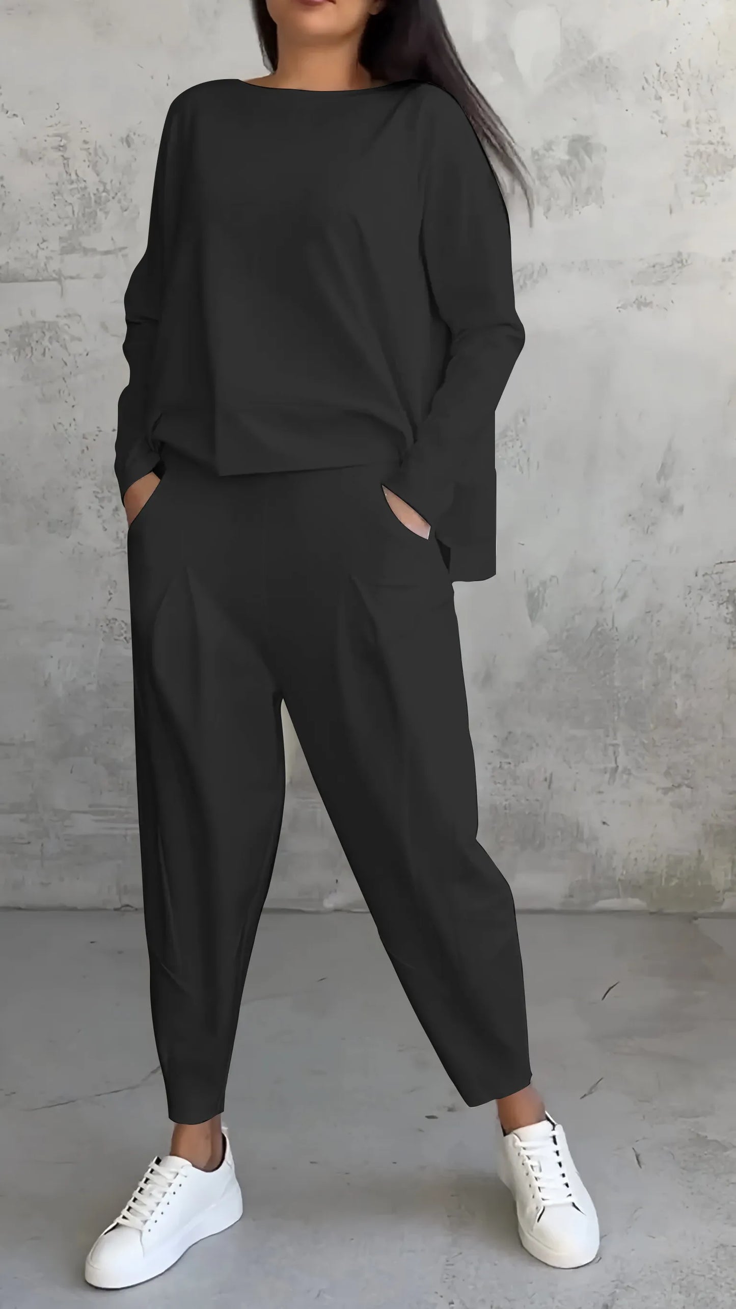 JO | Two-piece set in a casual relaxed fit style
