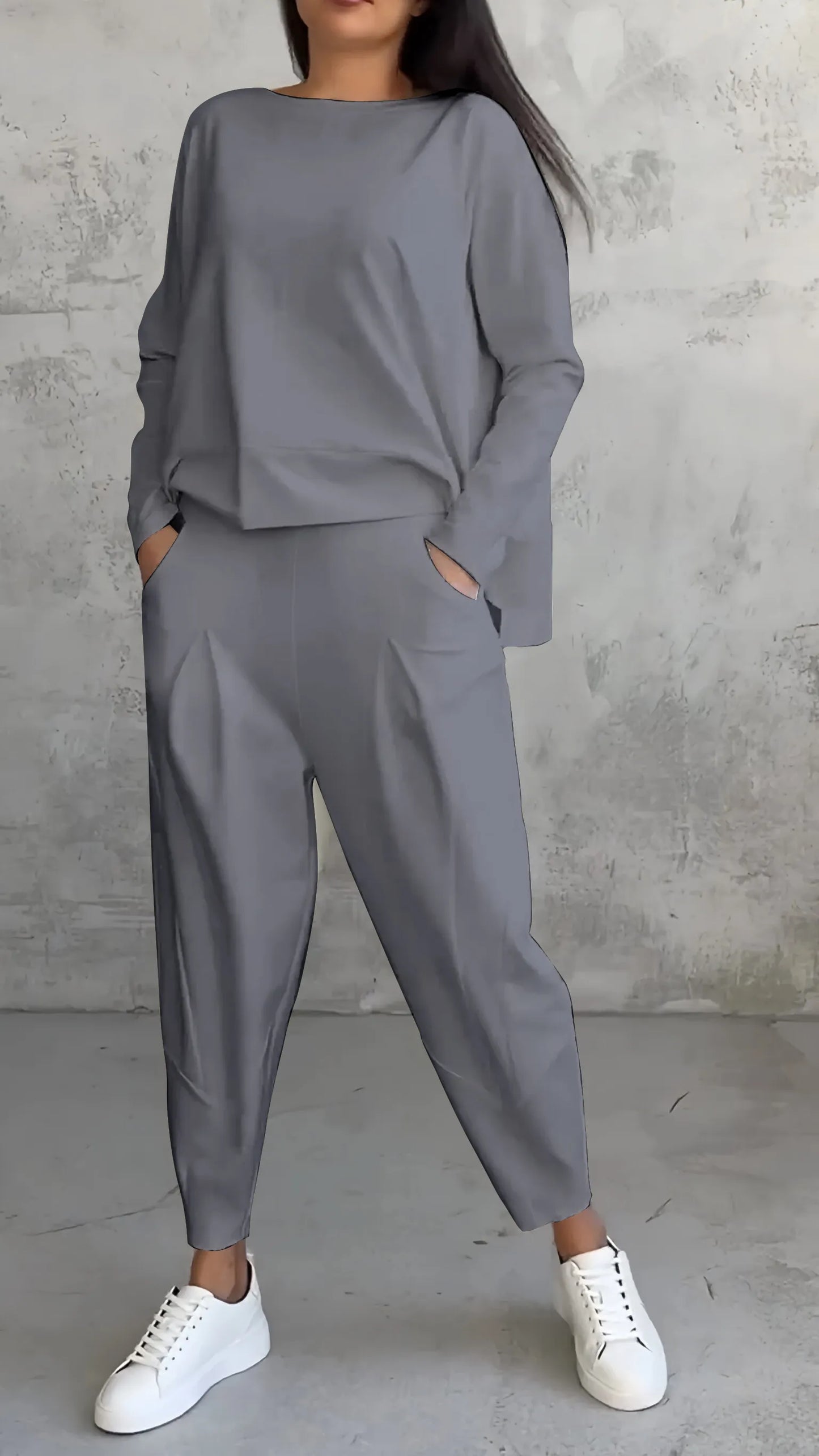 JO | Two-piece set in a casual relaxed fit style