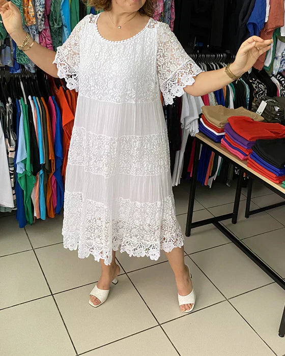 JO | Timeless lace midi dress