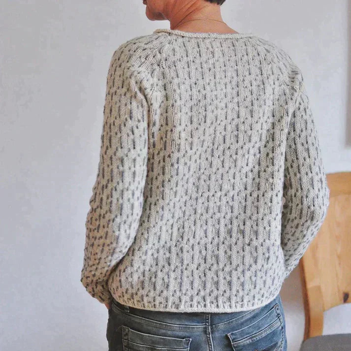 JO | Elegant gray sweater with round neckline