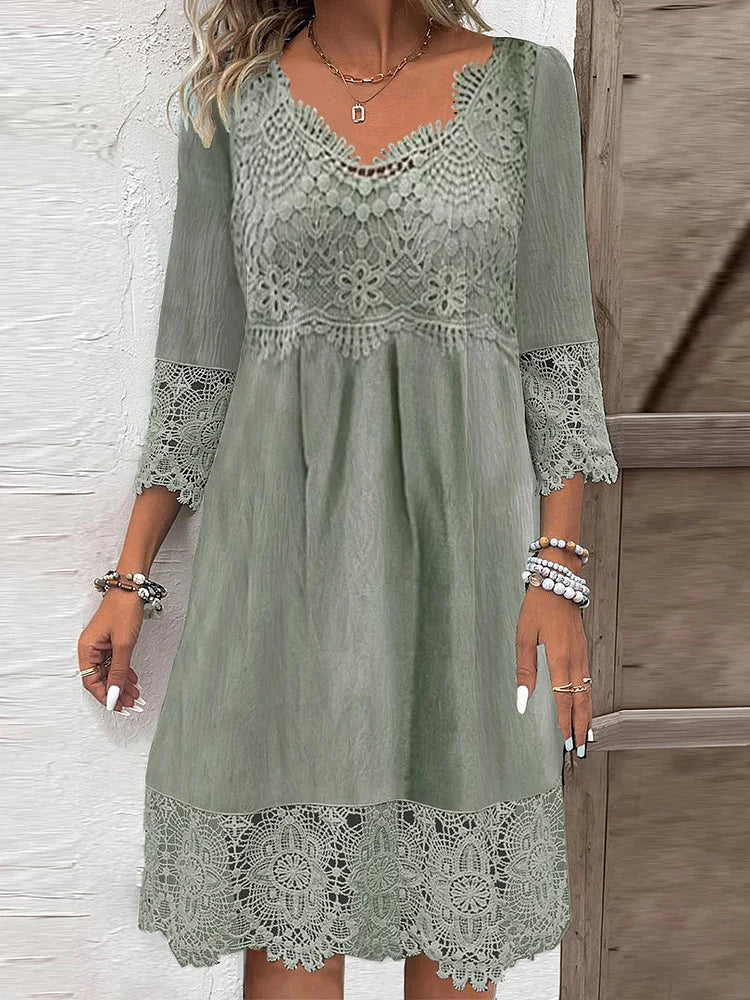 JO | Timeless lace midi dress