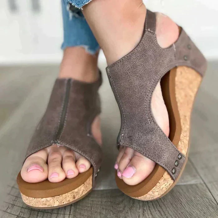 JO | Elegant summer wedge sandals