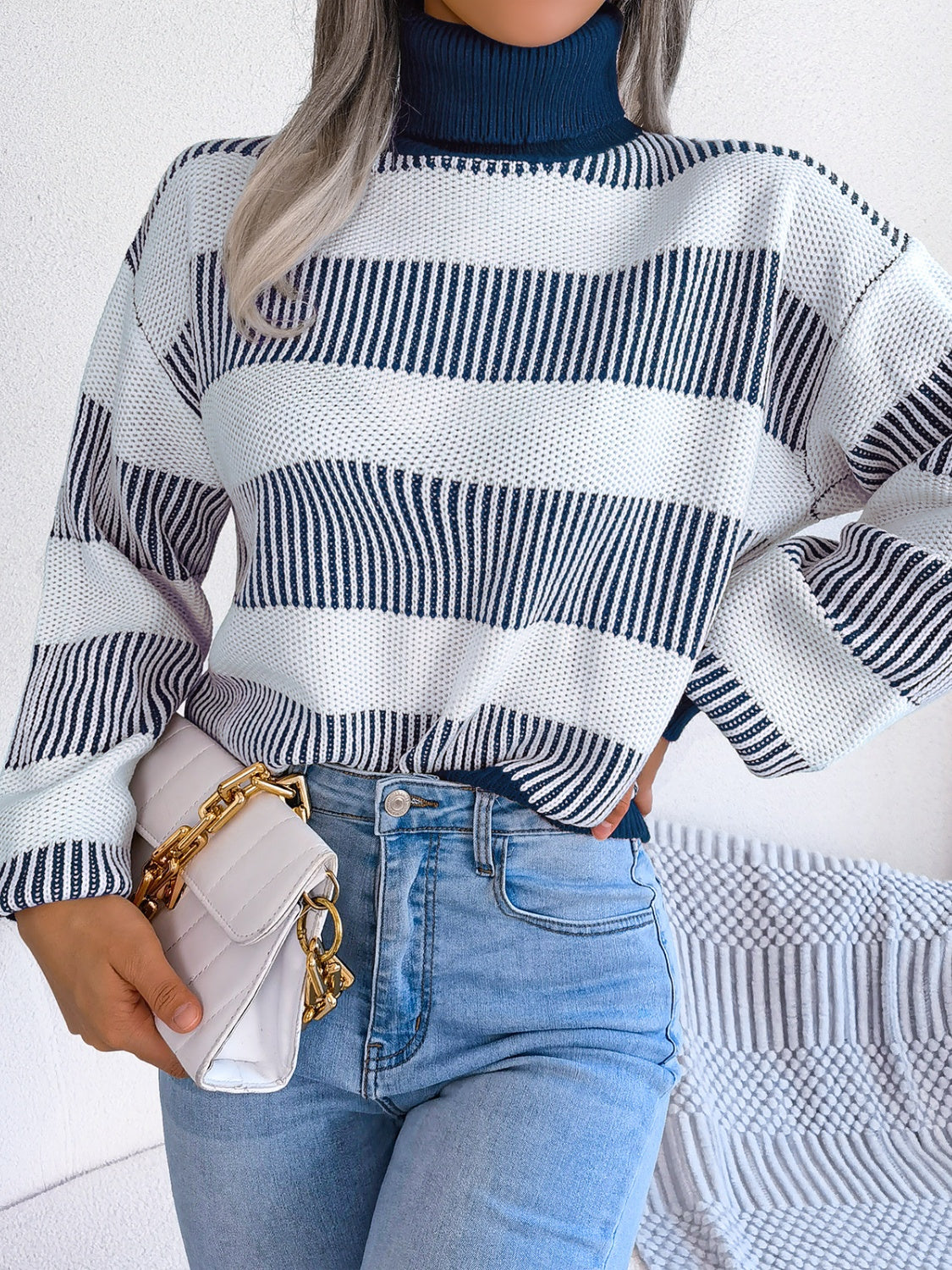 JO | Fashionable and minimalist sweater