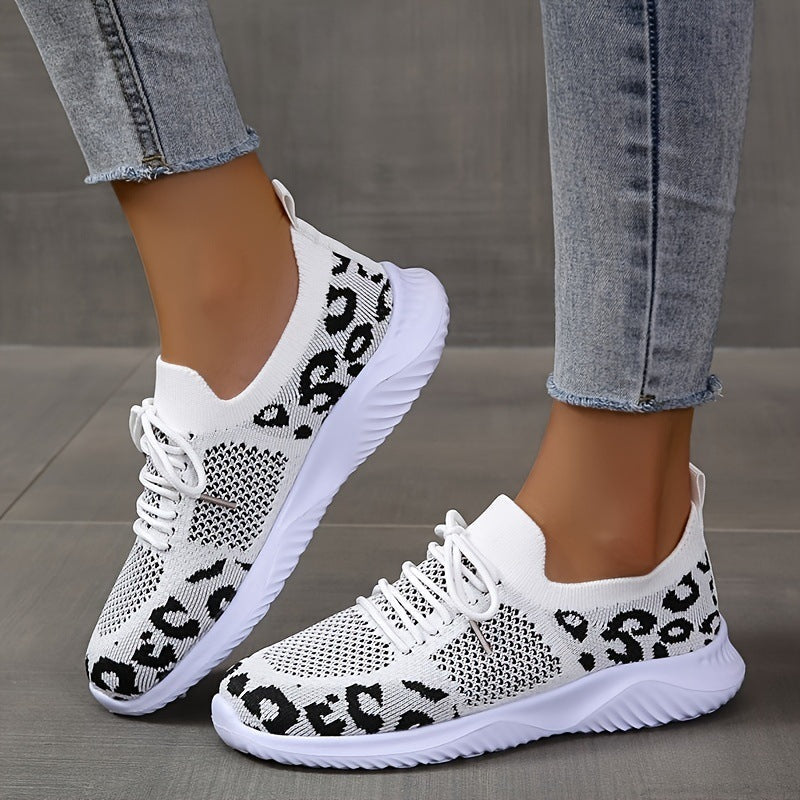 JO | Soft and cool sneakers
