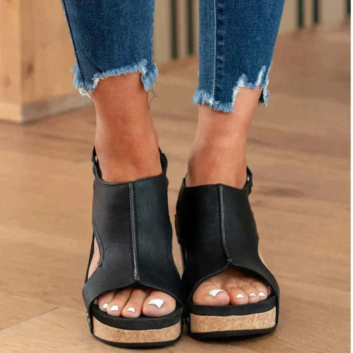 JO | Elegant summer wedge sandals