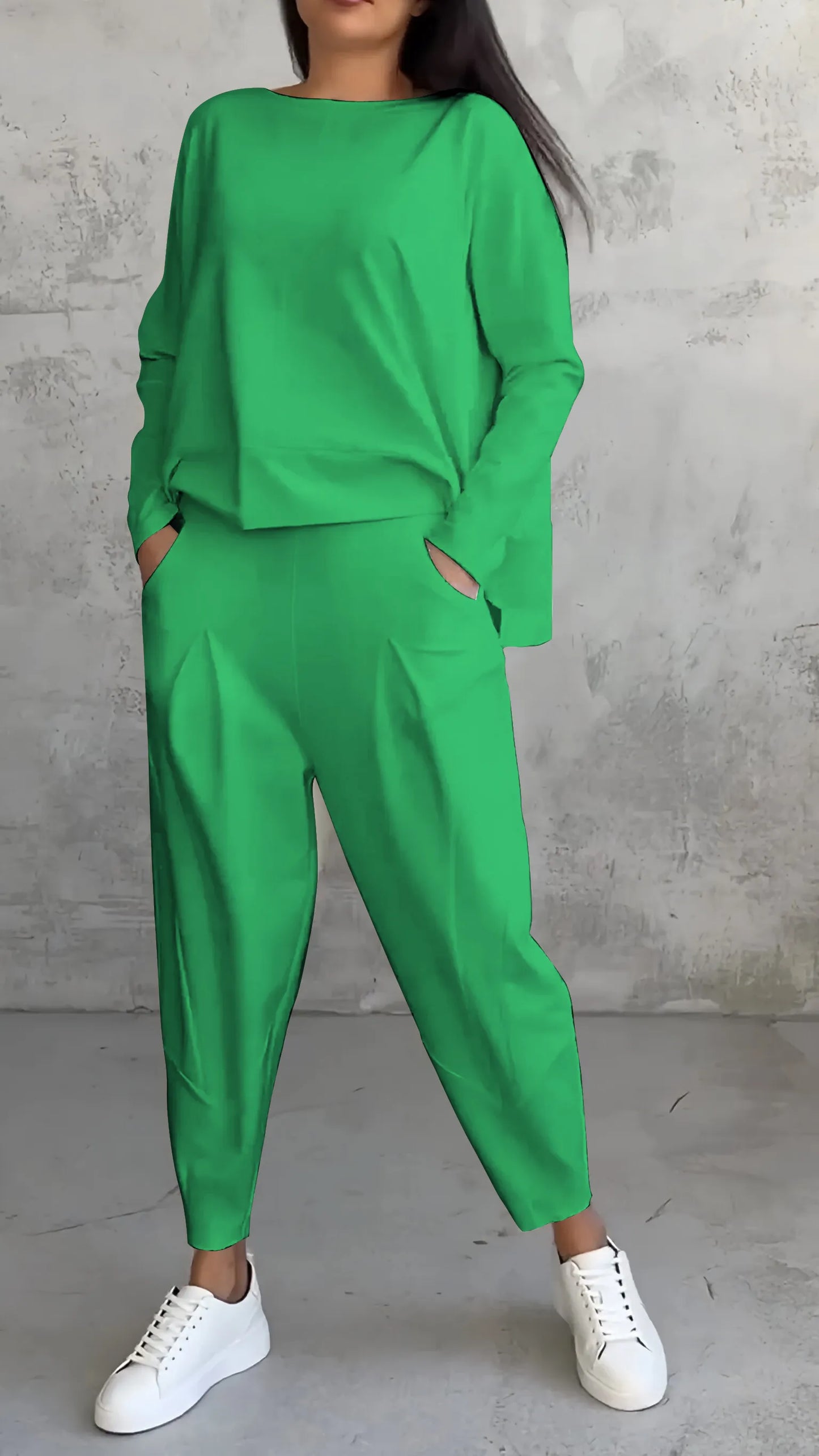 JO | Two-piece set in a casual relaxed fit style