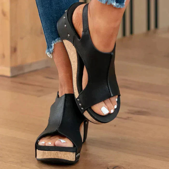 JO | Elegant summer wedge sandals