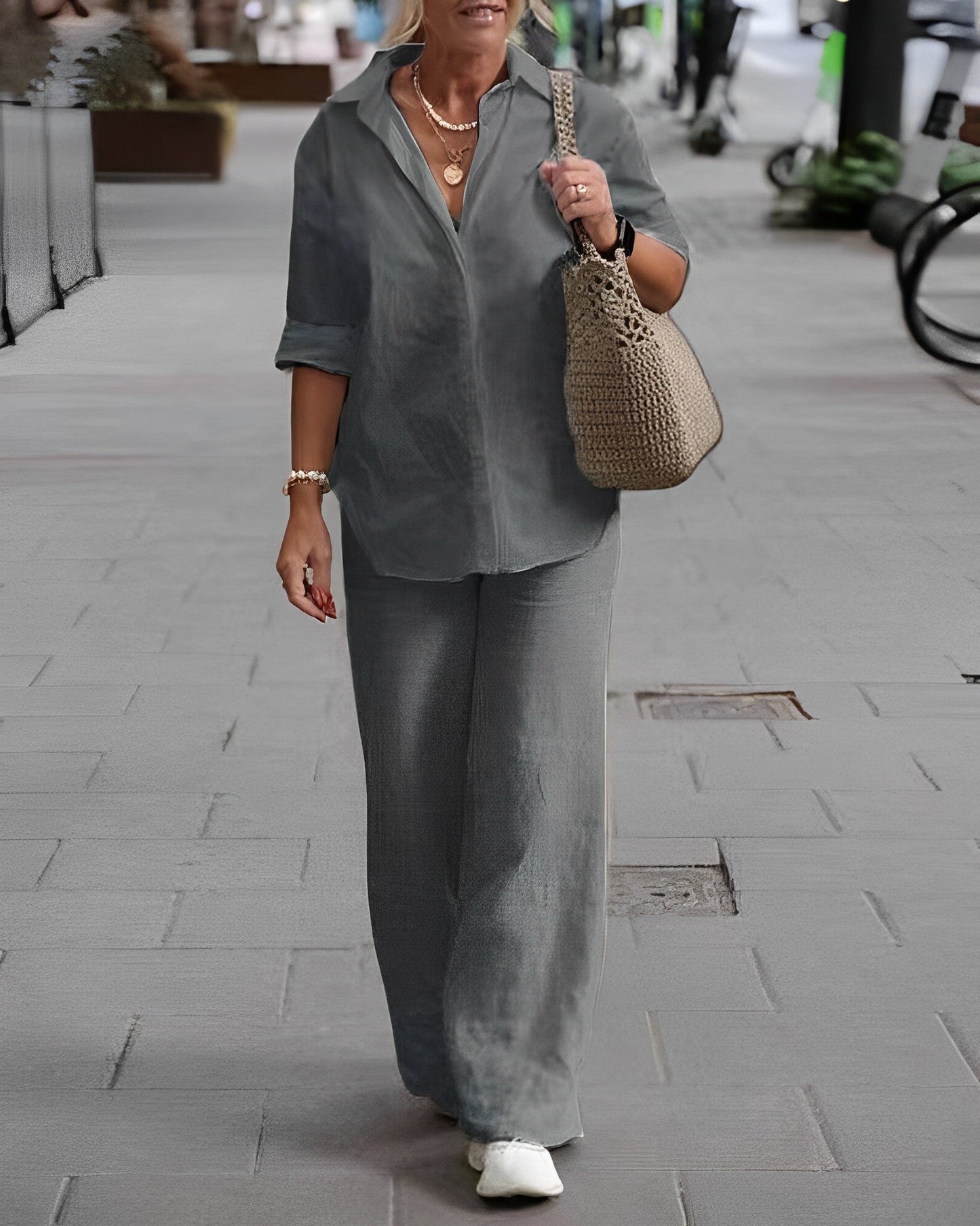 JO | Classic and stylish garment