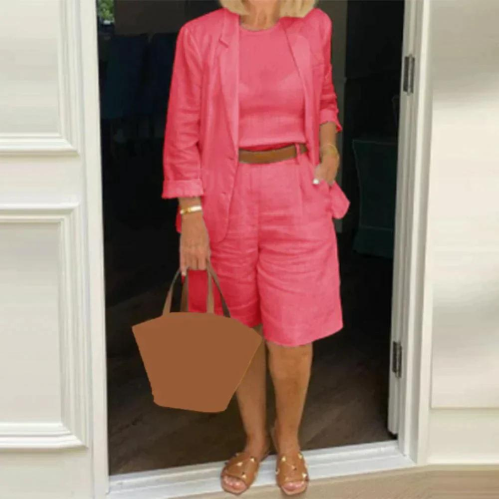 JO | Luxurious blazer and shorts ensemble for women