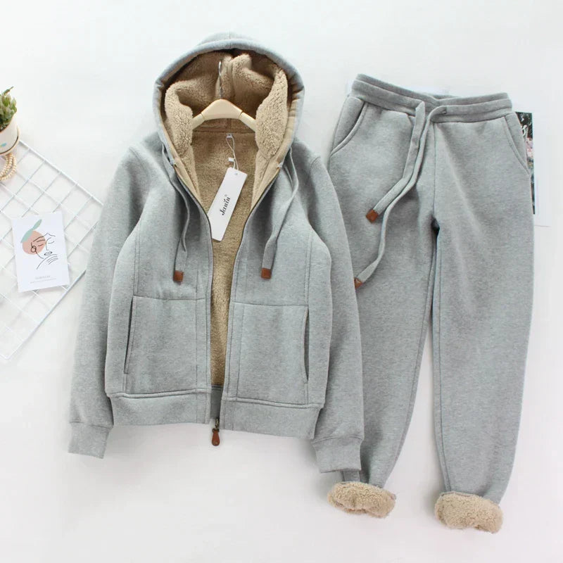JO | Tailor-made and elegant set of winter jacket and trousers