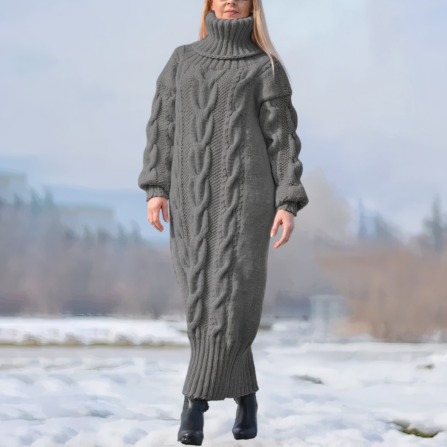JO | long maxi dress with high collar and cable structure