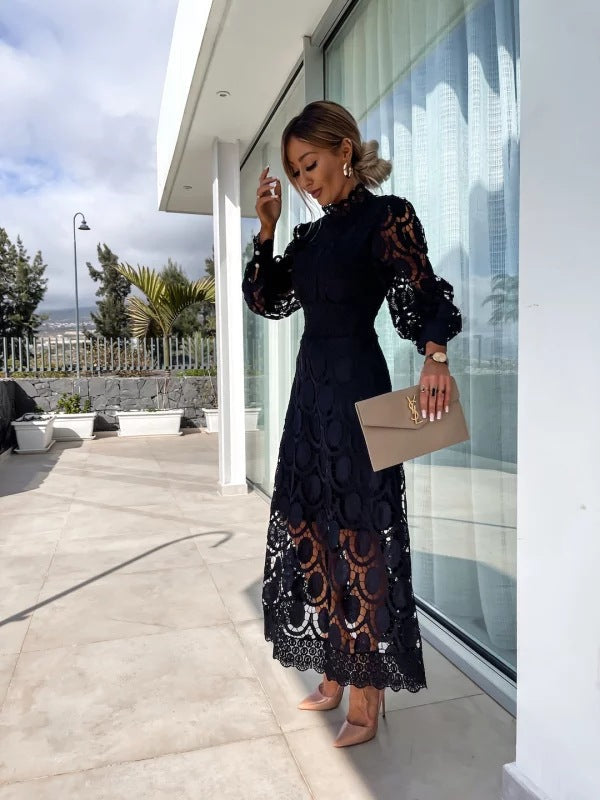JO | Stylish midi dress in French lace