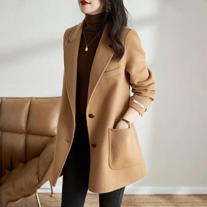 JO | Stylish and elegant coat