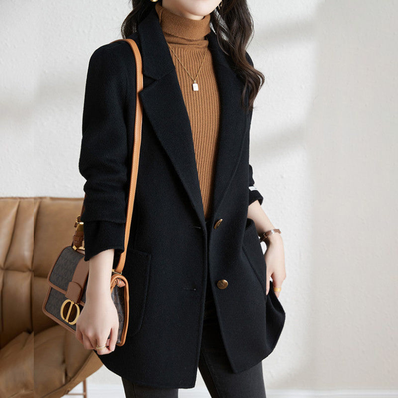 JO | Stylish and elegant coat