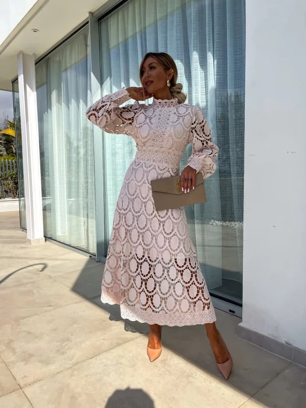 JO | Stylish midi dress in French lace