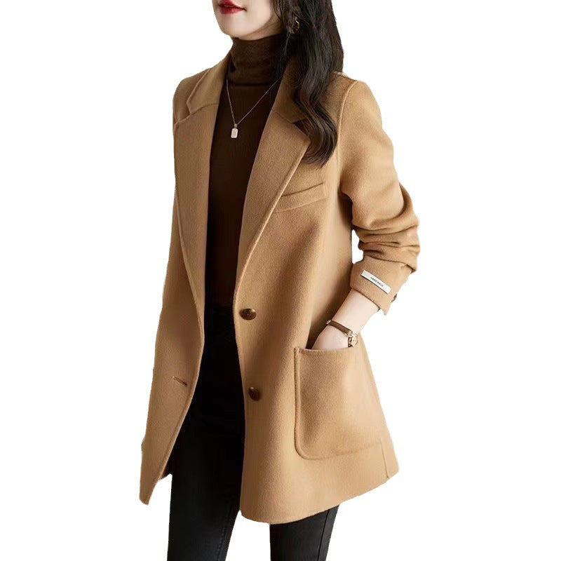 JO | Stylish and elegant coat