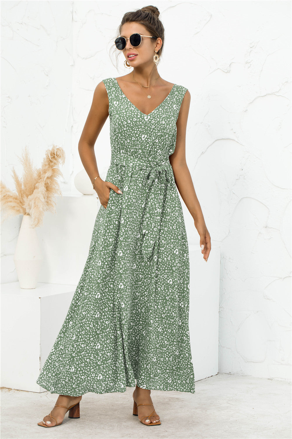 JO | Spring-summer dress with V-neck and leopard print lace