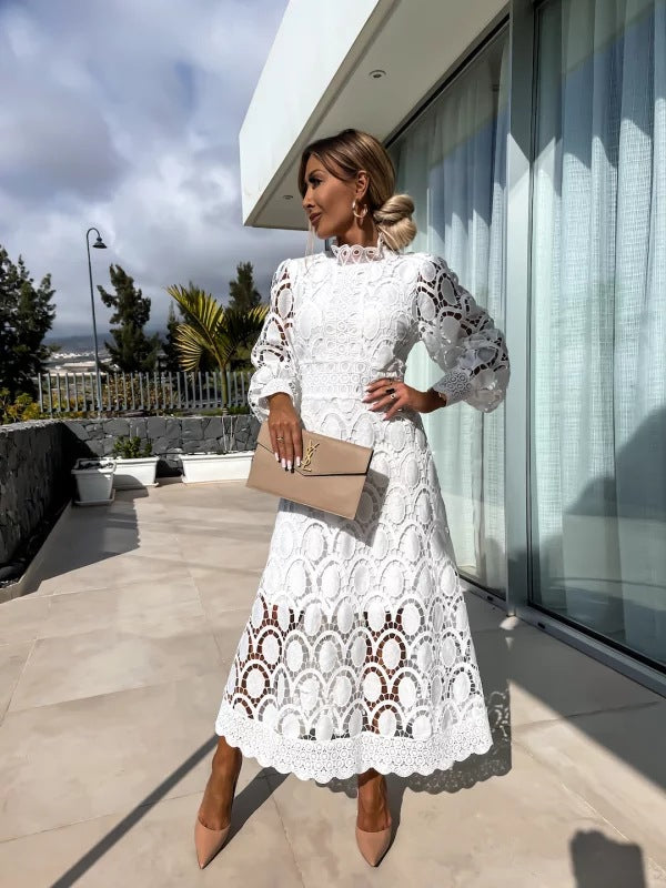 JO | Stylish midi dress in French lace