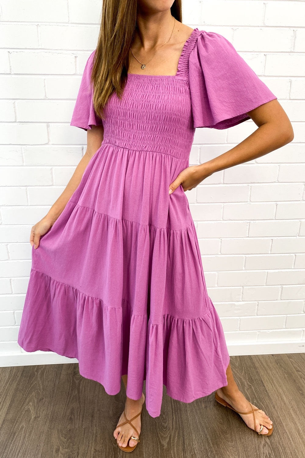 JO | Feminine off-shoulder midi dress