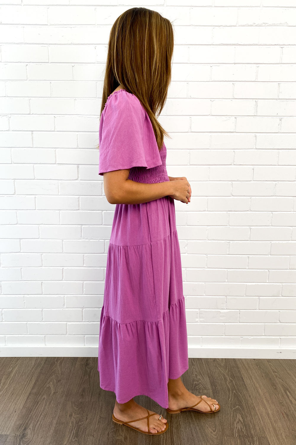 JO | Feminine off-shoulder midi dress