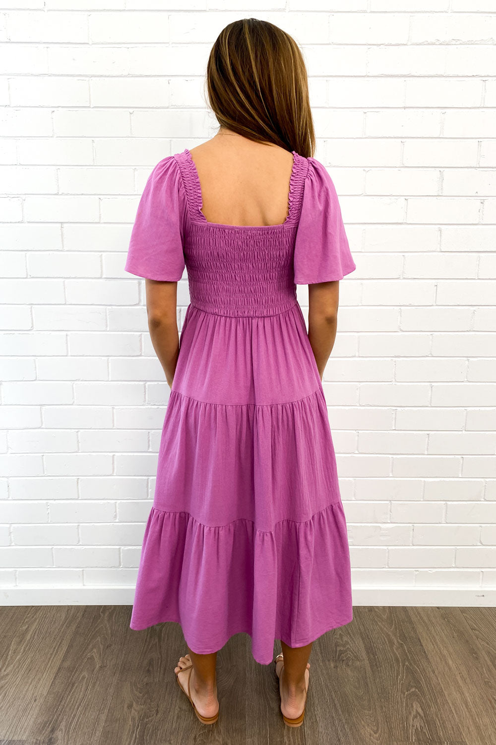 JO | Feminine off-shoulder midi dress