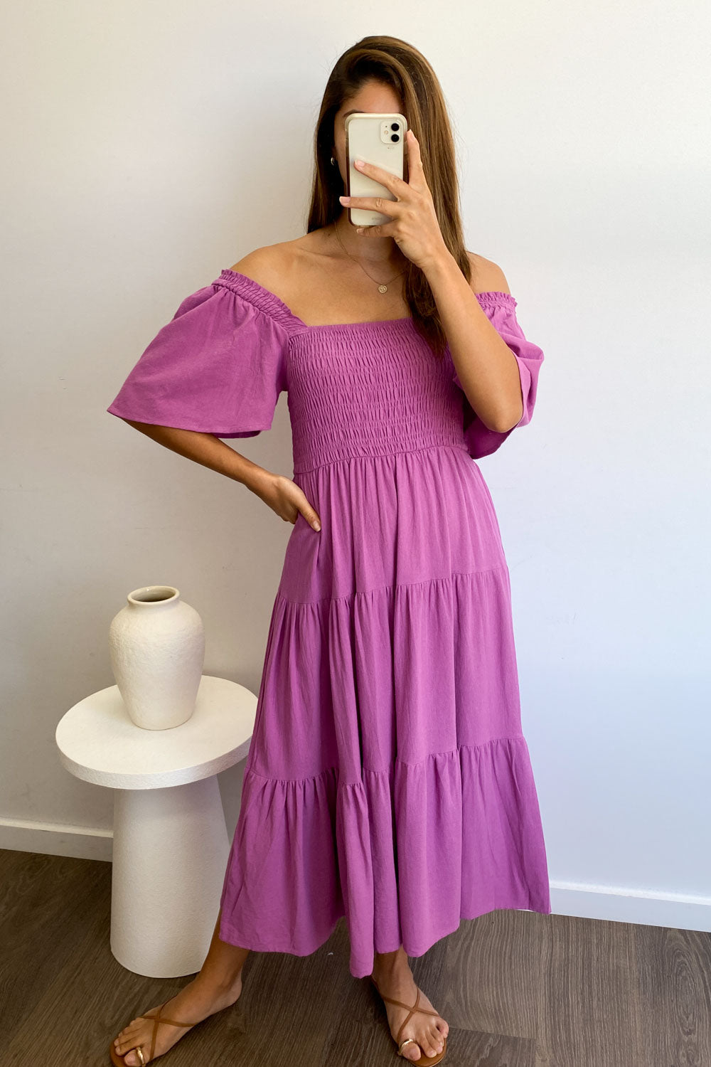 JO | Feminine off-shoulder midi dress