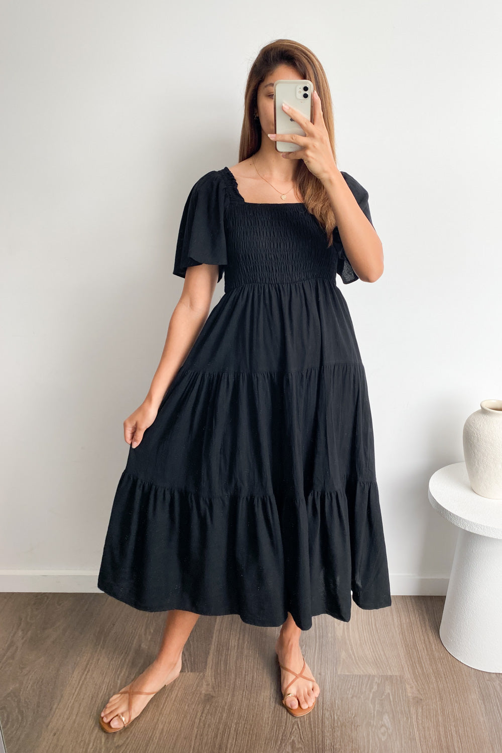 JO | Feminine off-shoulder midi dress
