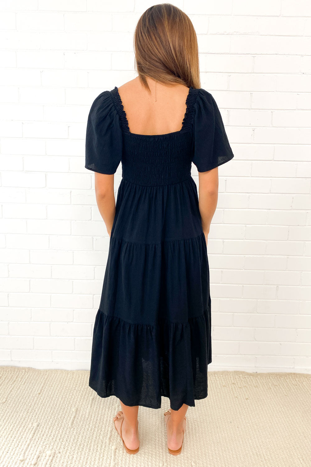 JO | Feminine off-shoulder midi dress