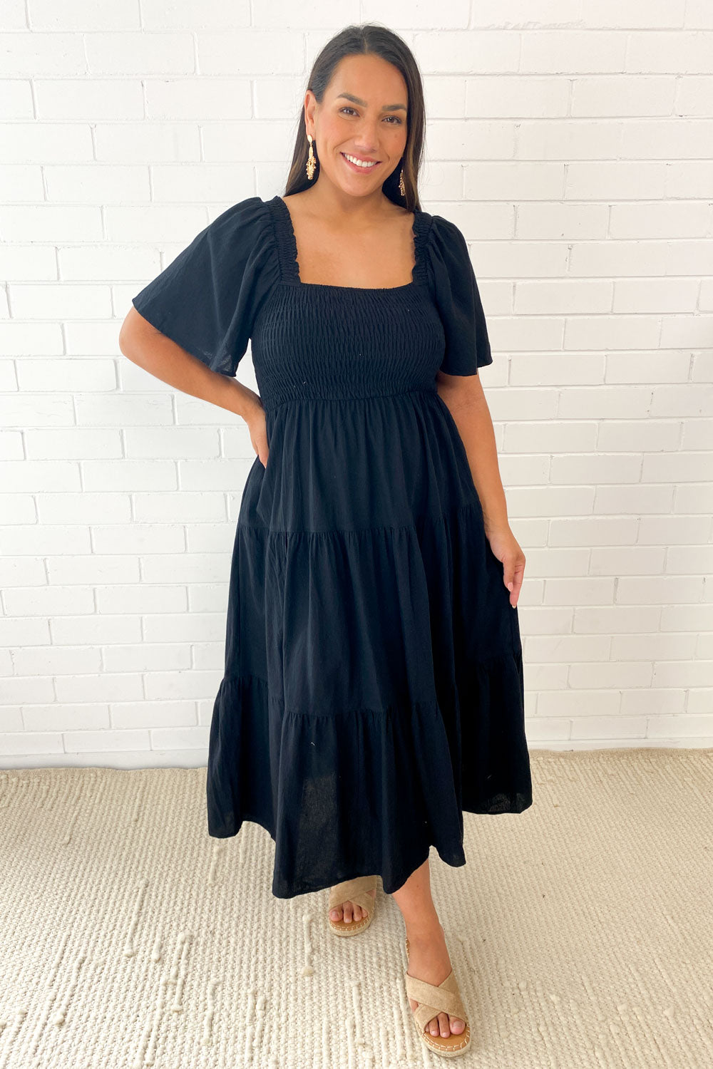 JO | Feminine off-shoulder midi dress