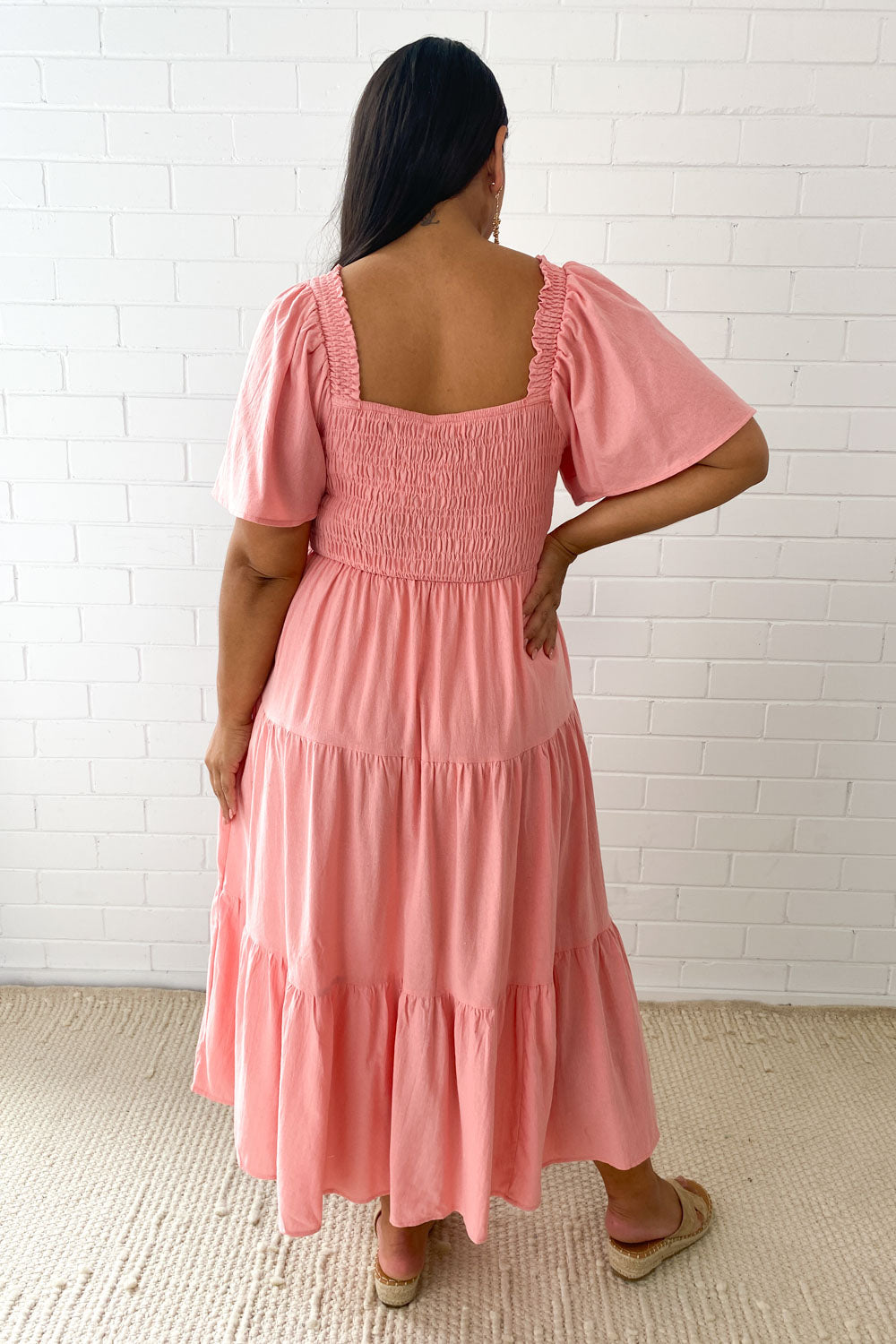 JO | Feminine off-shoulder midi dress
