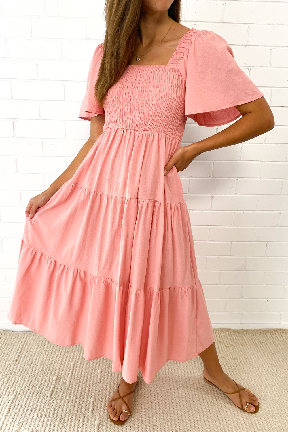 JO | Feminine off-shoulder midi dress