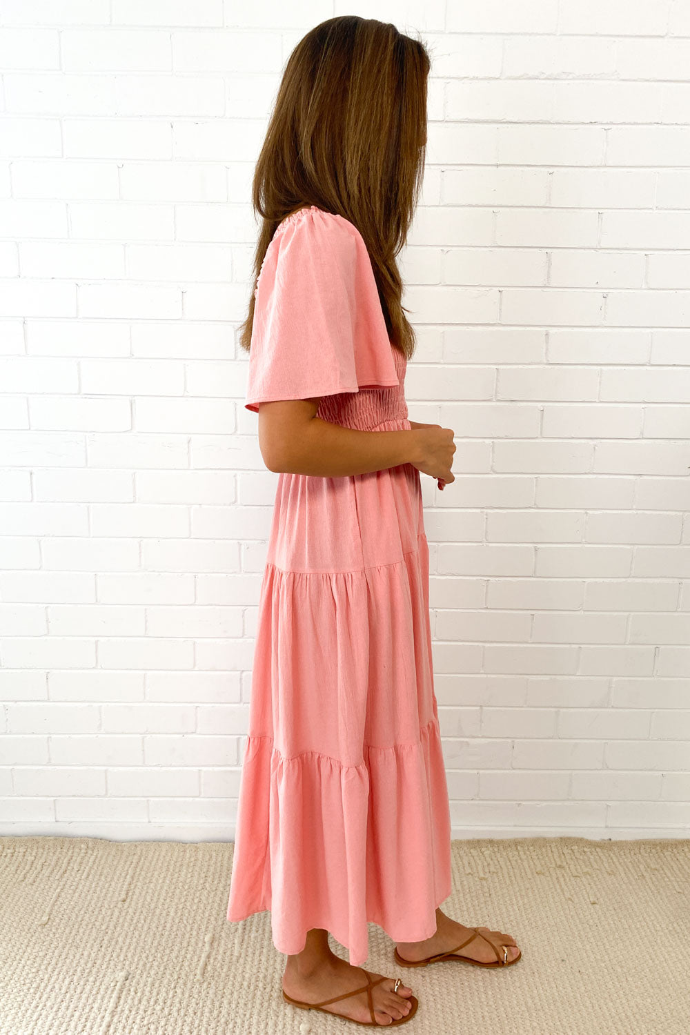 JO | Feminine off-shoulder midi dress