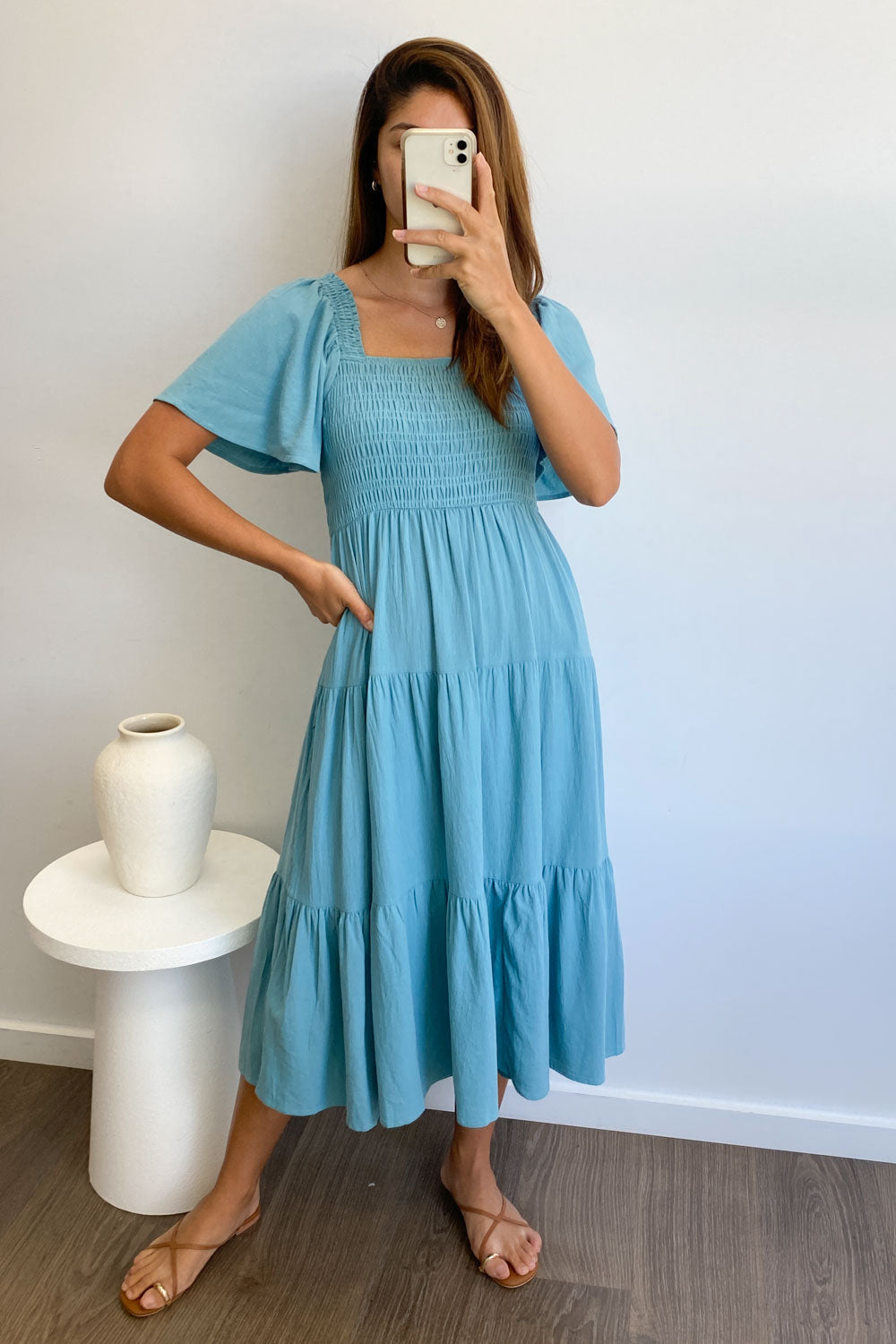 JO | Feminine off-shoulder midi dress