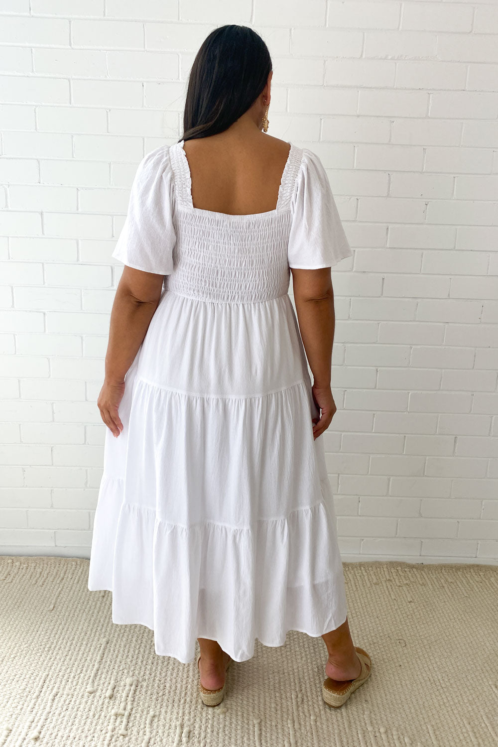JO | Feminine off-shoulder midi dress