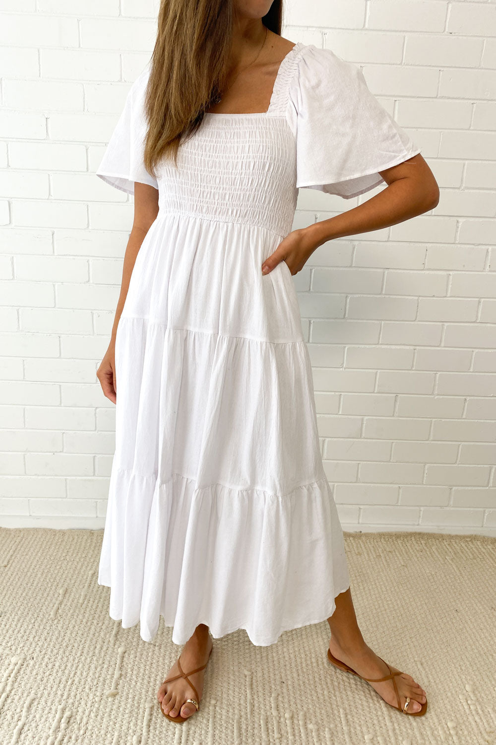 JO | Feminine off-shoulder midi dress