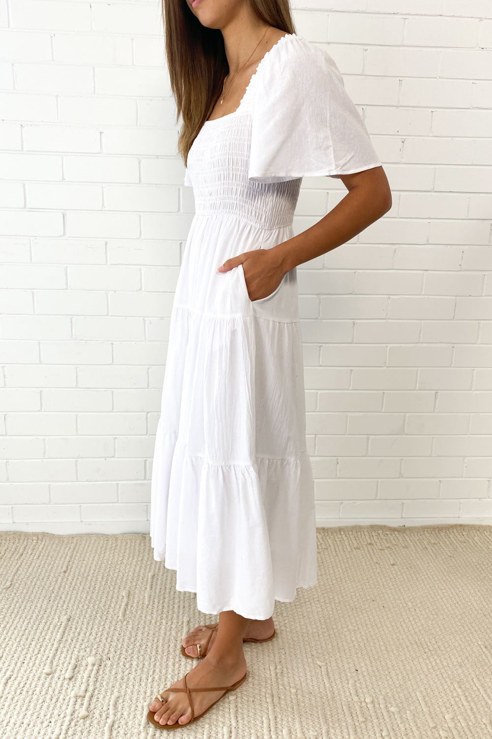 JO | Feminine off-shoulder midi dress