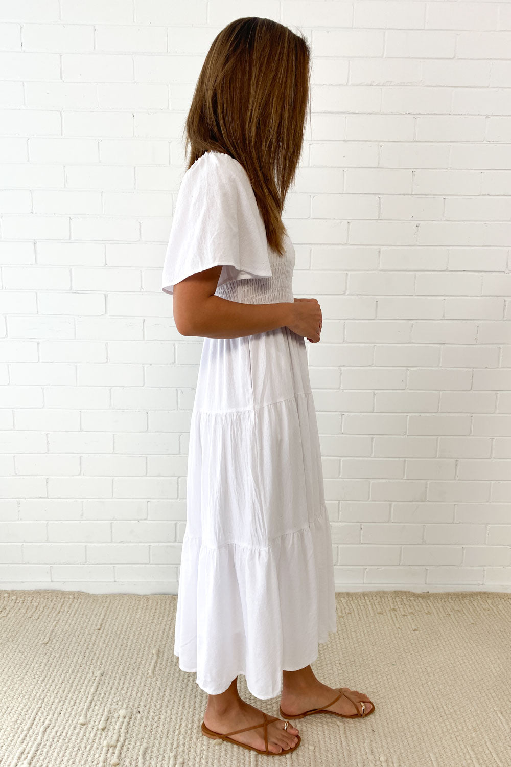 JO | Feminine off-shoulder midi dress