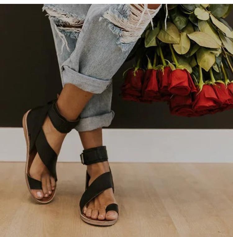 JO | cross strap ankle wrap toe ring sandals