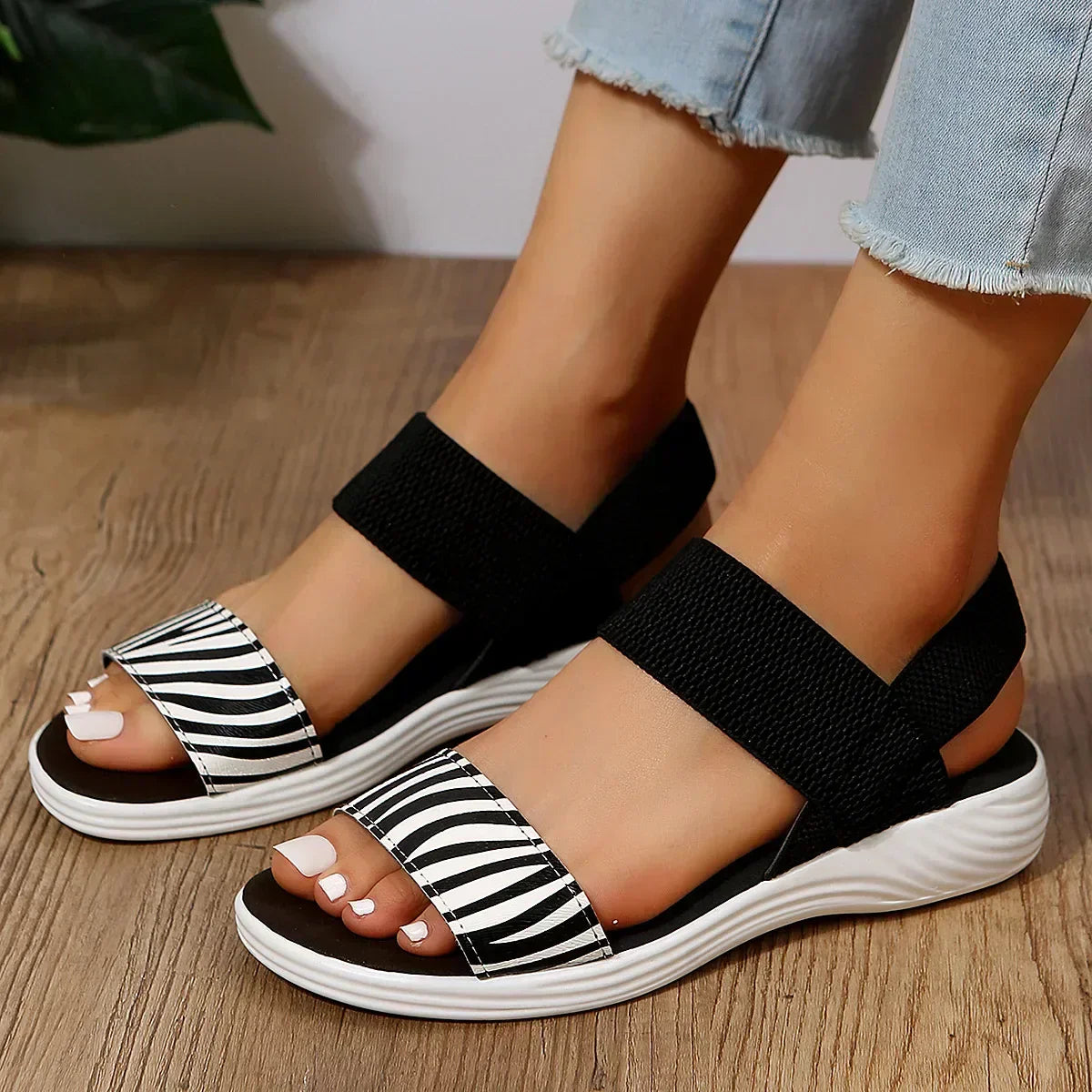 JO | | Comfortable and practical sandals