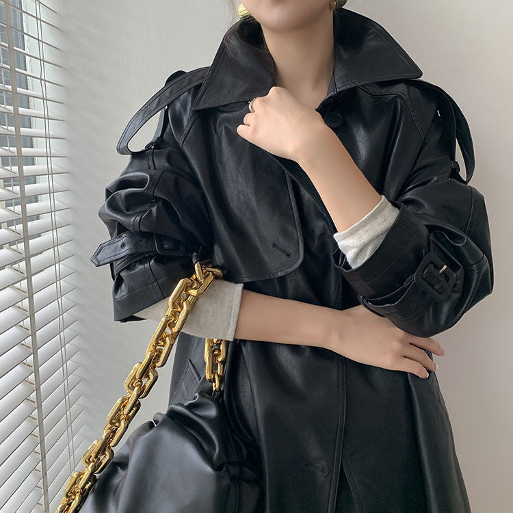 JO | Timeless and elegant coat