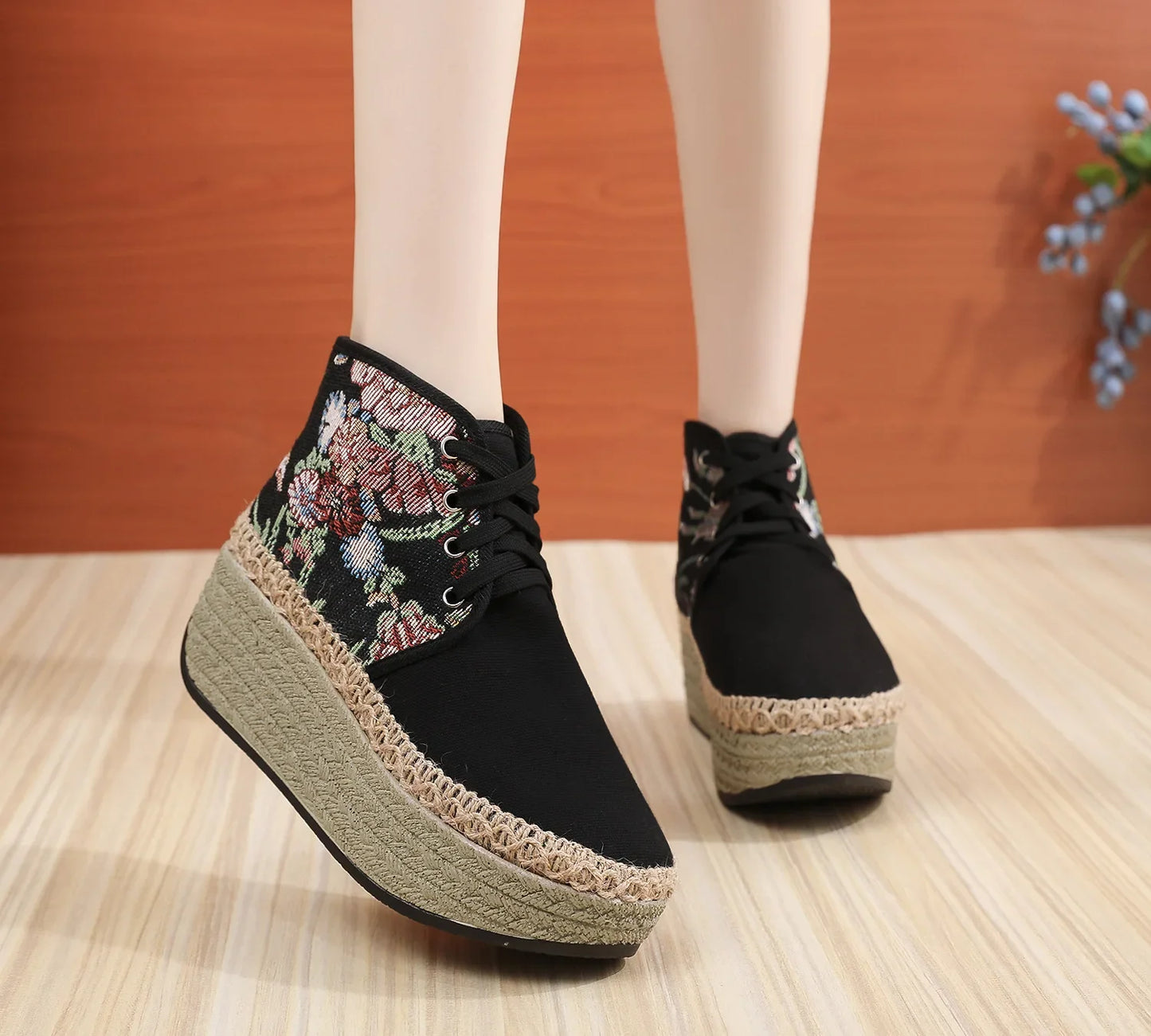 2024 New Retro Women Linen Cotton Fabric Embroidered Short Ankle Platform Boots Comfortable Ladies Lace Up Booties Winter Shoes