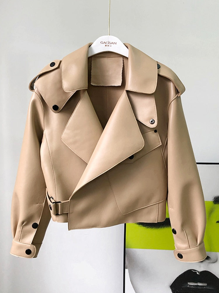 JO | Uncomplicated and trendy coat