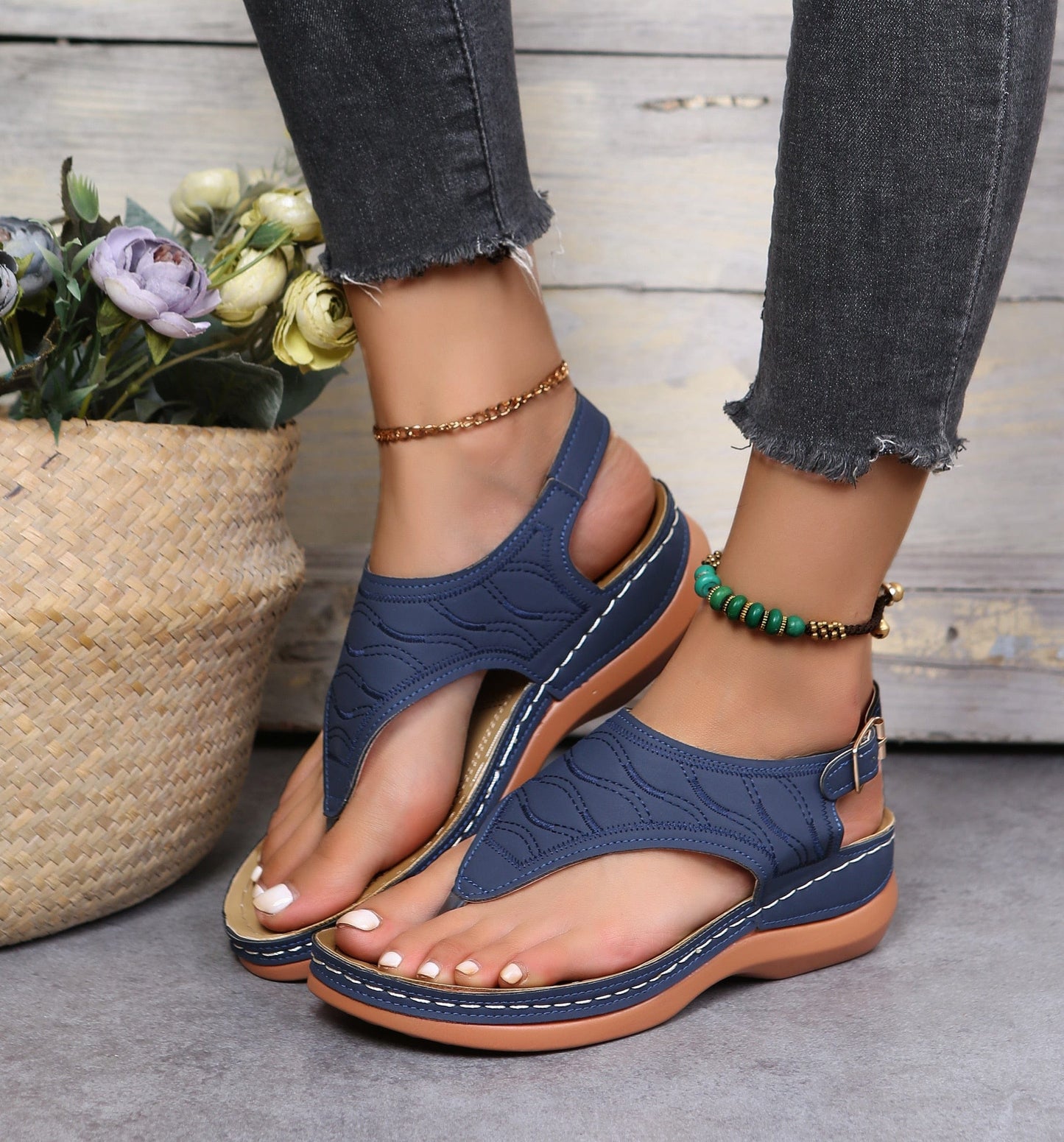 JO | | Fashionable orthopaedic sandals