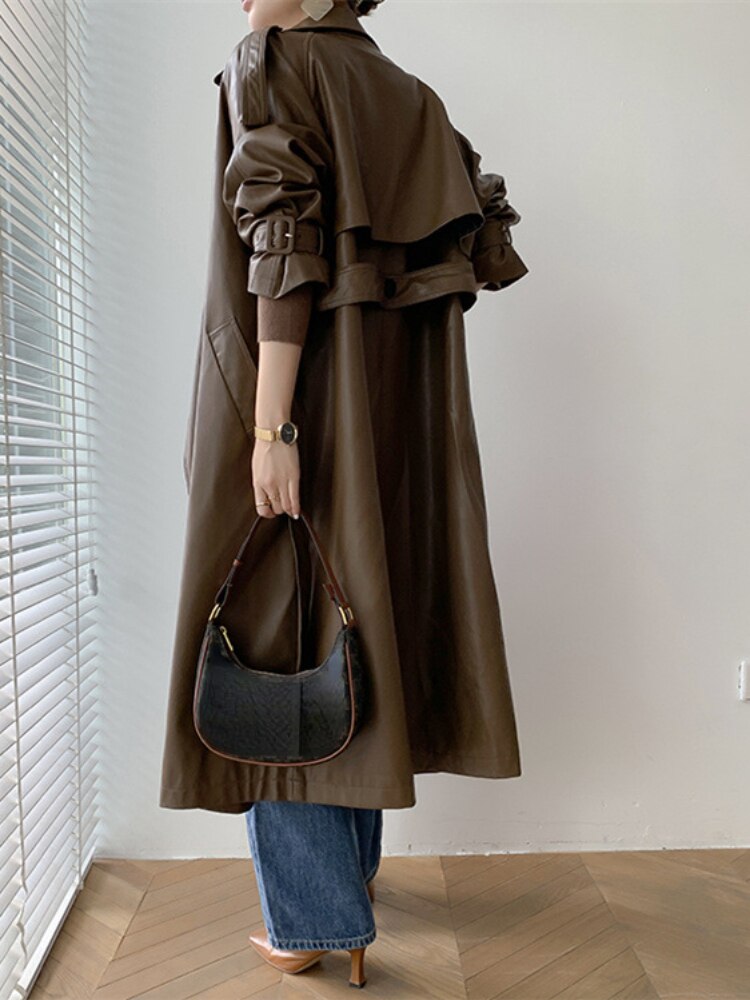 JO | Timeless and elegant coat