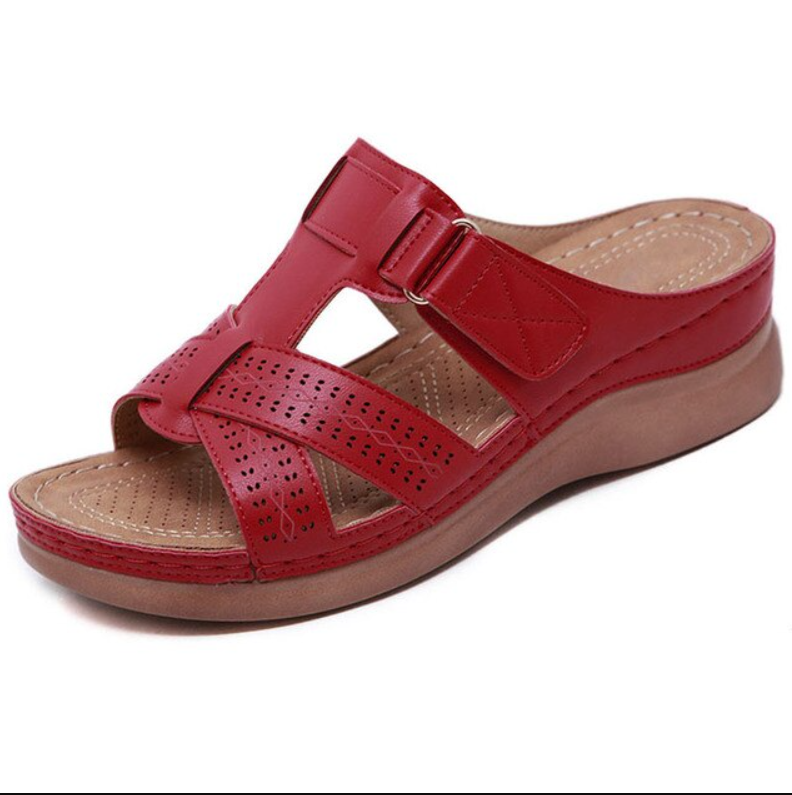 JO | : Classic feminine sandals and retro shoes