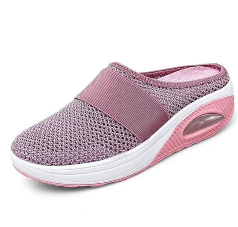JO | : Classic feminine sandals and retro shoes