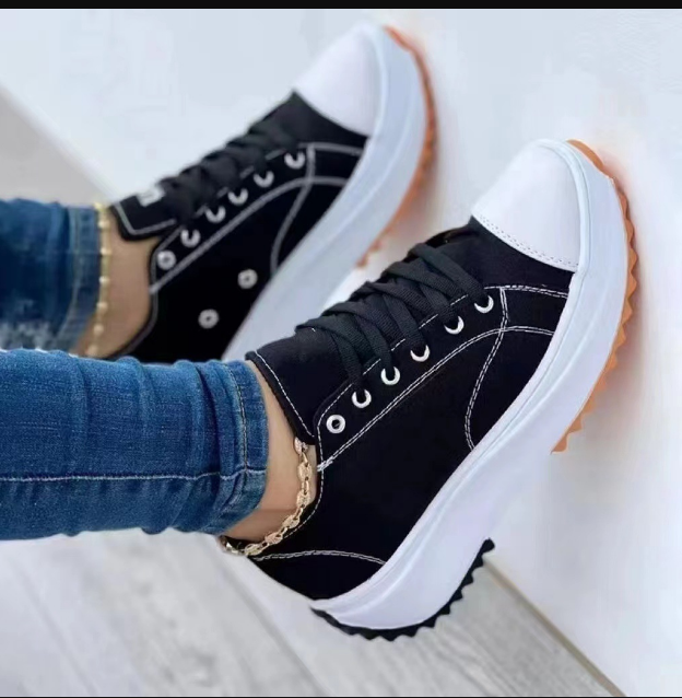 JO | Relaxed and stylish sneakers